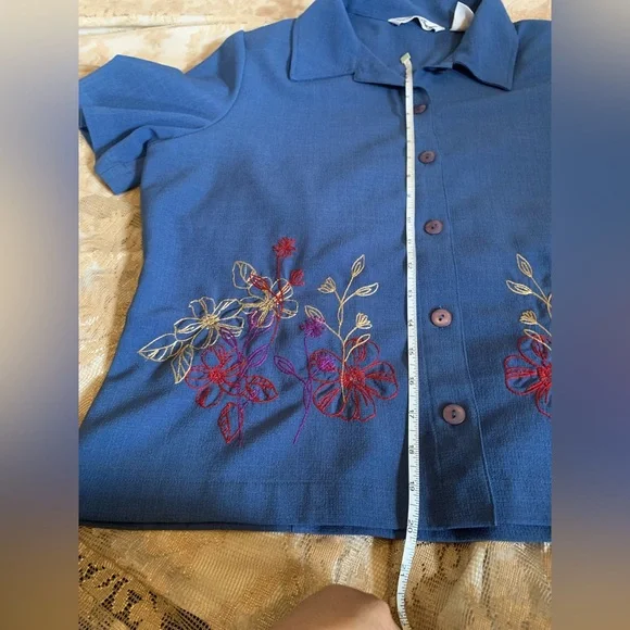 Vintage Blue Floral Embroidered Short Sleeve Button Up Shirt Size 10 43123450 - Picture 11 of 12